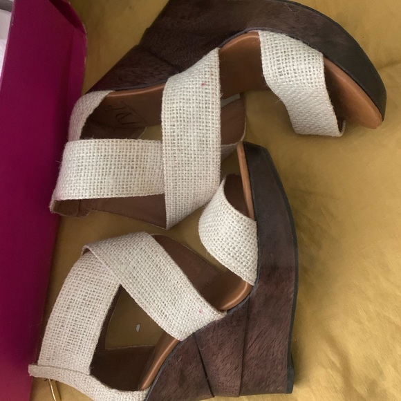 DVF shoes - Picture 2 of 6